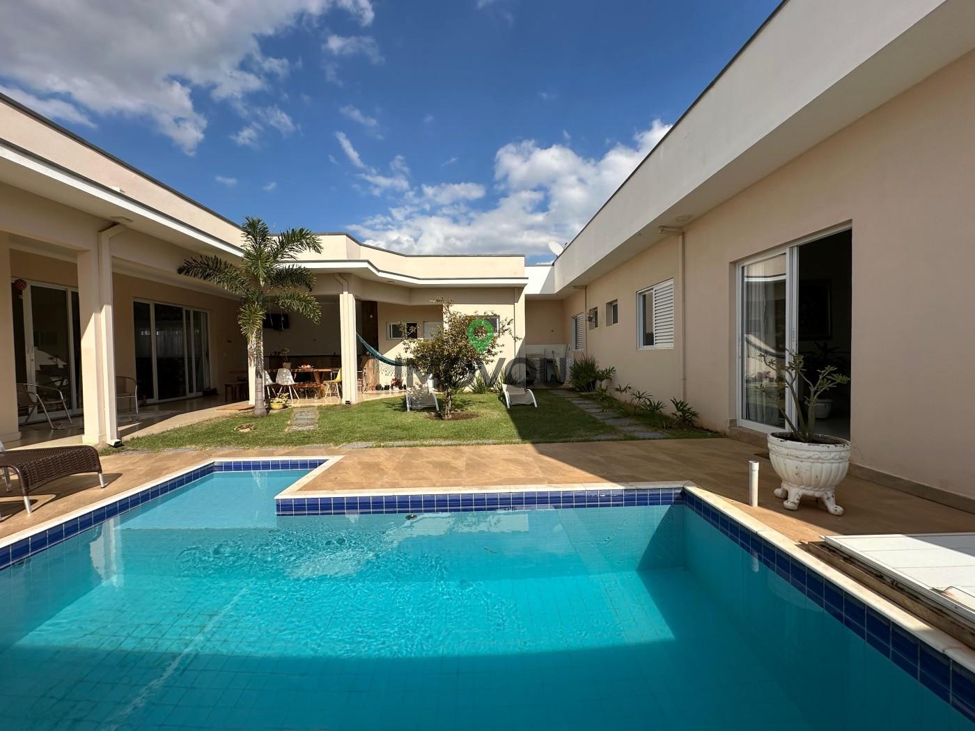 Casa, 3 quartos, 300 m² - Foto 1